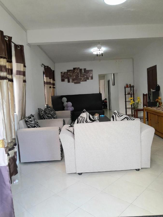 Beautiful Affordable House - 5 Minutes From The Airport And 12 Minutes To Blue Bay Beach Mon Tresor Eksteriør billede