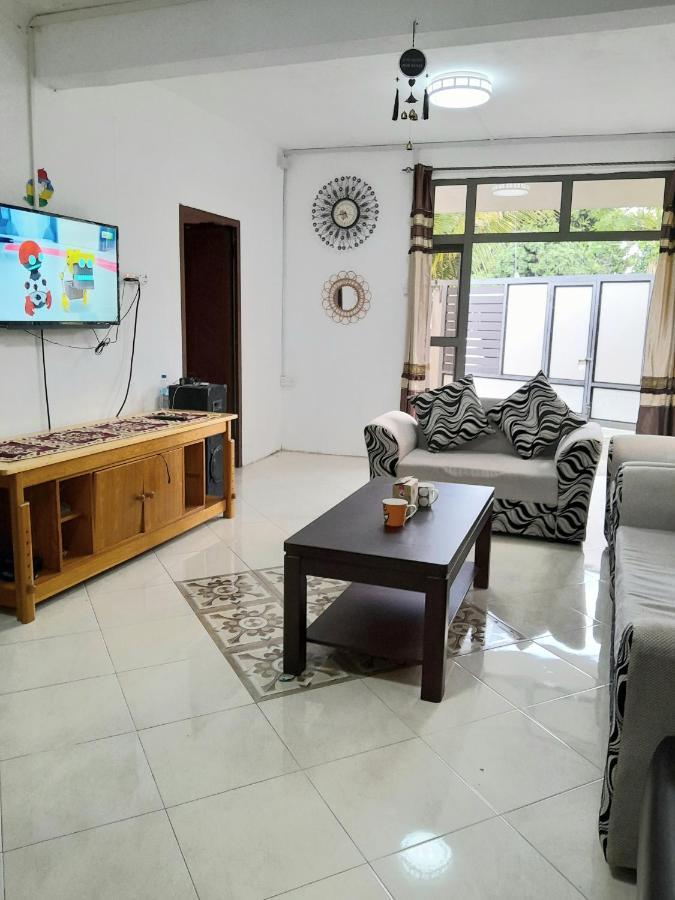 Beautiful Affordable House - 5 Minutes From The Airport And 12 Minutes To Blue Bay Beach Mon Tresor Eksteriør billede