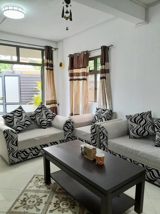 Beautiful Affordable House - 5 Minutes From The Airport And 12 Minutes To Blue Bay Beach Mon Tresor Eksteriør billede