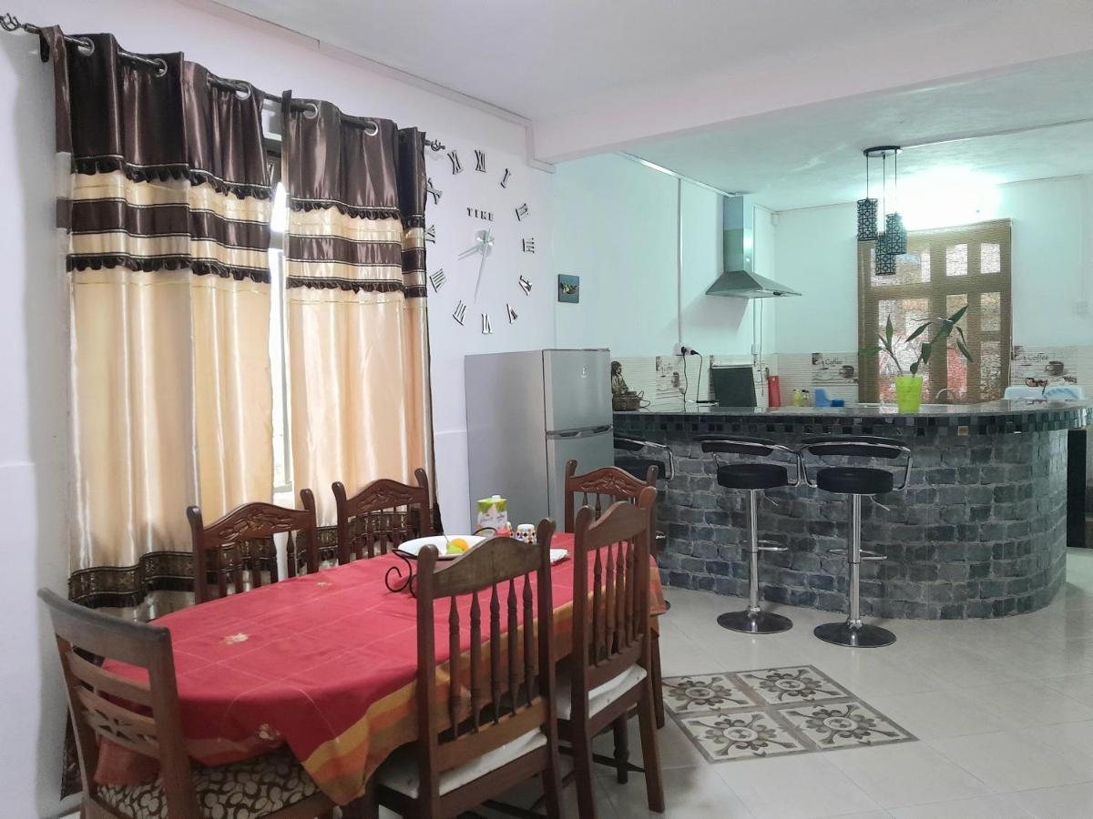 Beautiful Affordable House - 5 Minutes From The Airport And 12 Minutes To Blue Bay Beach Mon Tresor Eksteriør billede