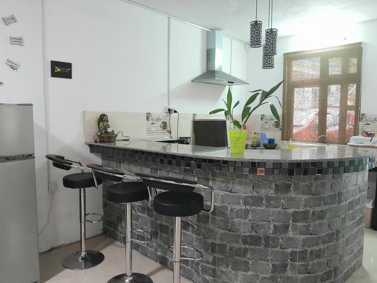 Beautiful Affordable House - 5 Minutes From The Airport And 12 Minutes To Blue Bay Beach Mon Tresor Eksteriør billede